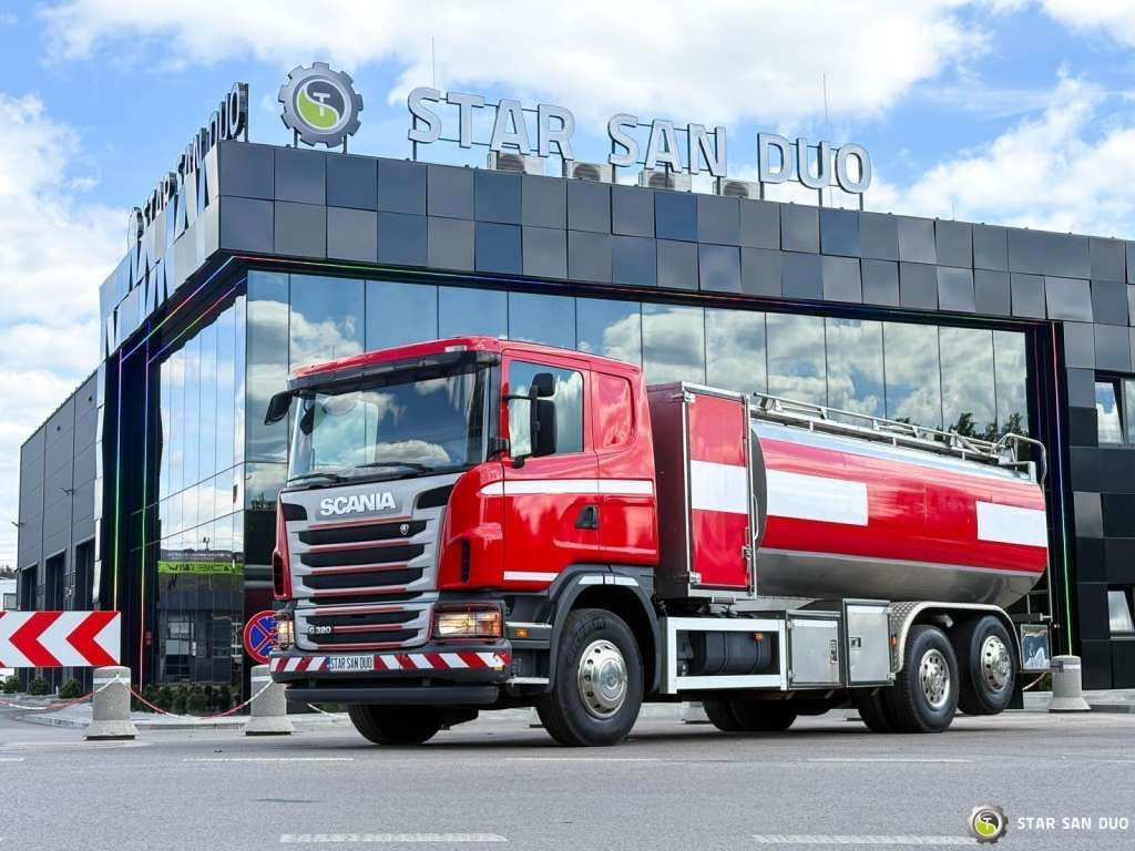 Scania  D 320 FIRE BRIGADE Tank 12,000 Litres - Camião: foto 1 Scania  D 320 FIRE BRIGADE Tank 12,000 Litres - Camião: foto 1
