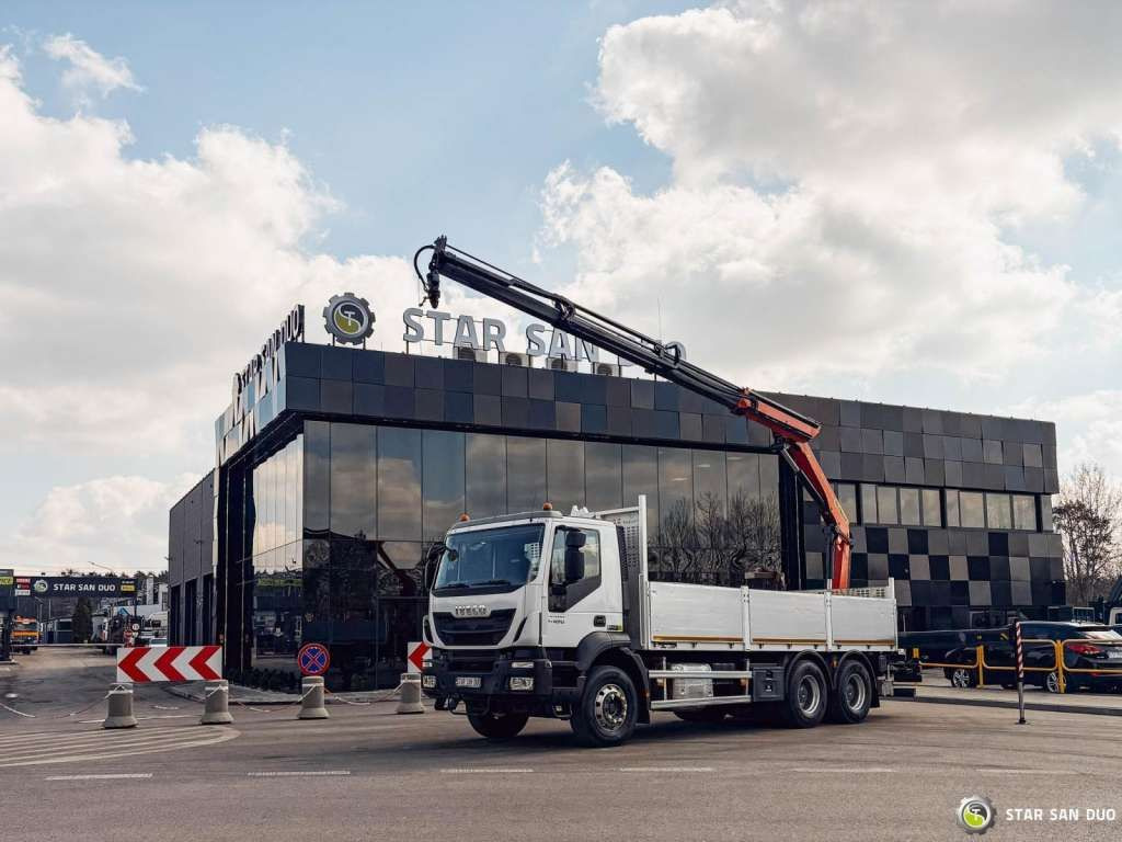 Iveco TRAKKER 450 6x4 PALFINGER PK 18502 SH Rotator - Camião grua: foto 1 Iveco TRAKKER 450 6x4 PALFINGER PK 18502 SH Rotator - Camião grua: foto 1