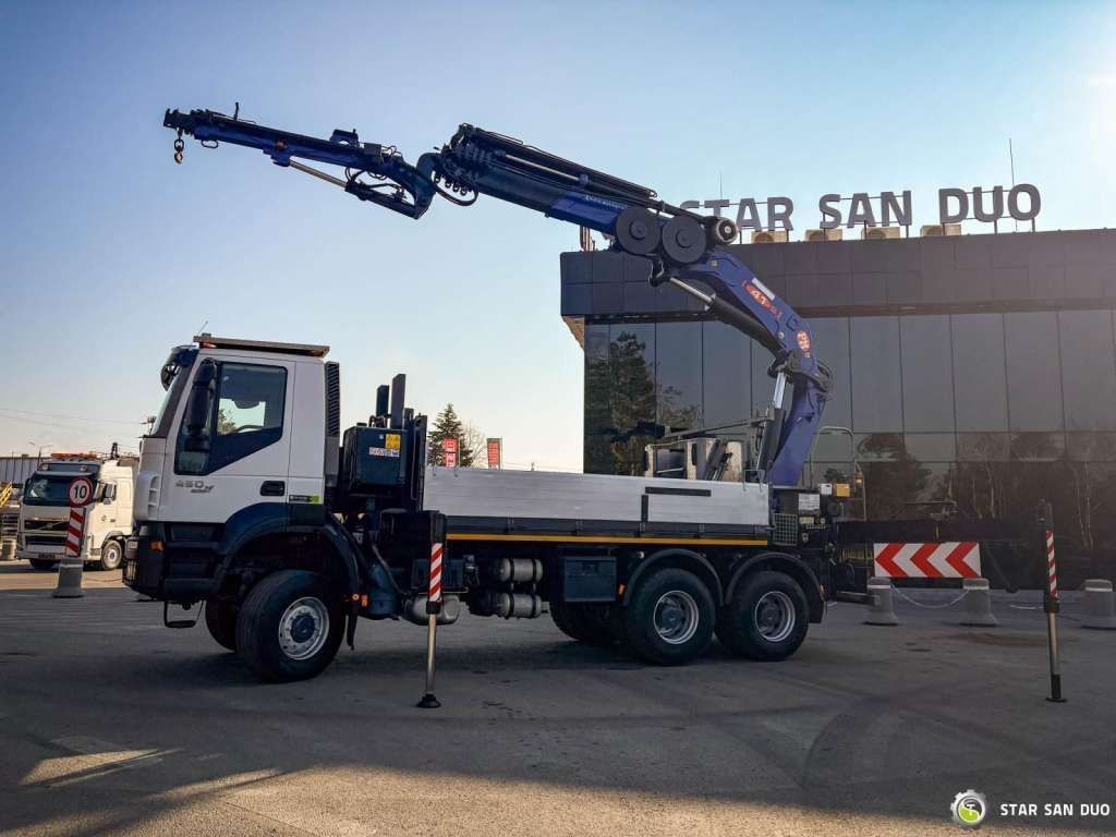 Iveco TRAKKER 450 6x6 PM41S FLY JIB Crane Kipper - Camião grua: foto 5 Iveco TRAKKER 450 6x6 PM41S FLY JIB Crane Kipper - Camião grua: foto 5