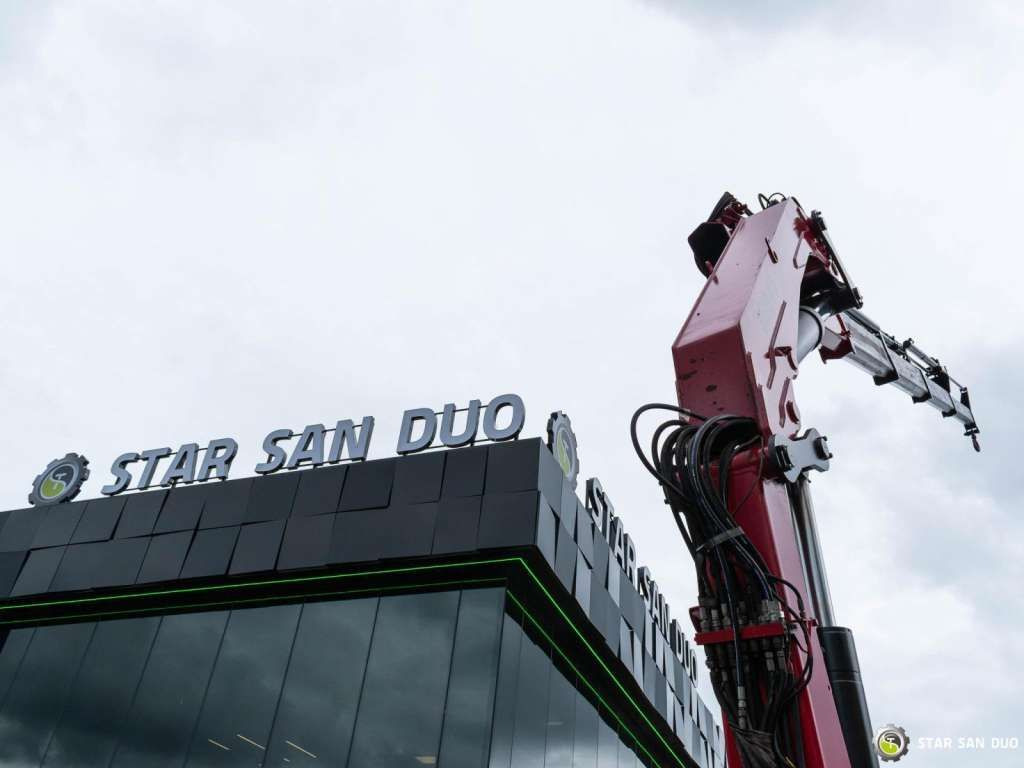 MAN 27.402 F10 6x6 HMF 3620 K4 Hds Crane - Camião grua: foto 4 MAN 27.402 F10 6x6 HMF 3620 K4 Hds Crane - Camião grua: foto 4