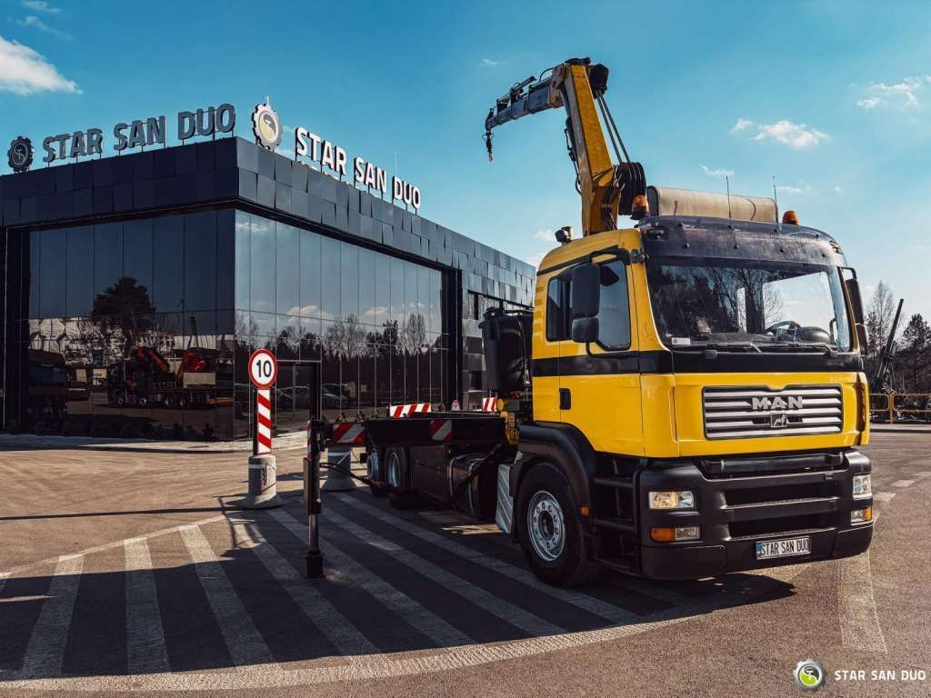MAN TGA 18.440 6x2 FASSI F 210 A.24 Crane Rotator - Camião grua: foto 2 MAN TGA 18.440 6x2 FASSI F 210 A.24 Crane Rotator - Camião grua: foto 2