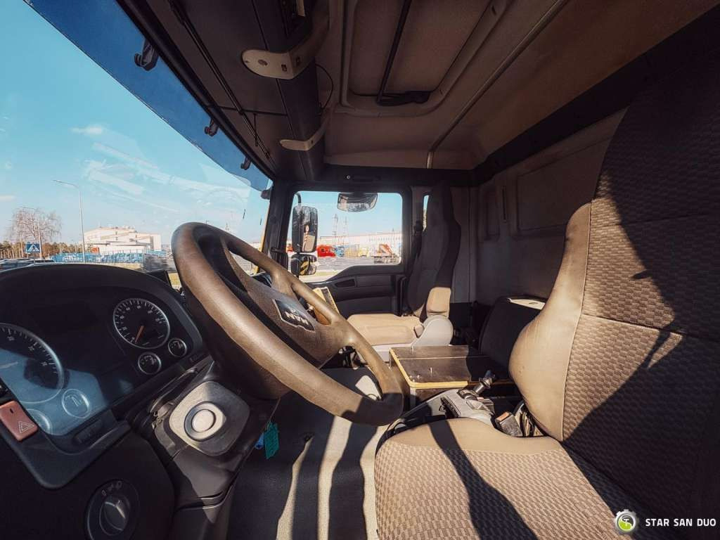 Leasing de  MAN  TGA 18.440 6x2 FASSI F 210 A.24  Crane Rotator MAN  TGA 18.440 6x2 FASSI F 210 A.24  Crane Rotator: foto 16