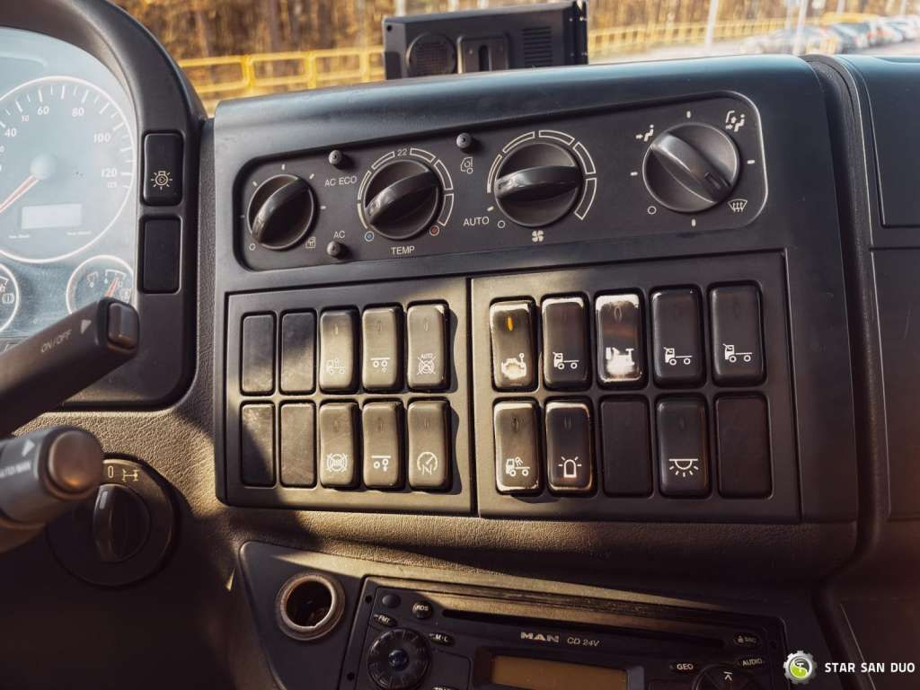 Leasing de  MAN  TGA 18.440 6x2 FASSI F 210 A.24  Crane Rotator MAN  TGA 18.440 6x2 FASSI F 210 A.24  Crane Rotator: foto 19