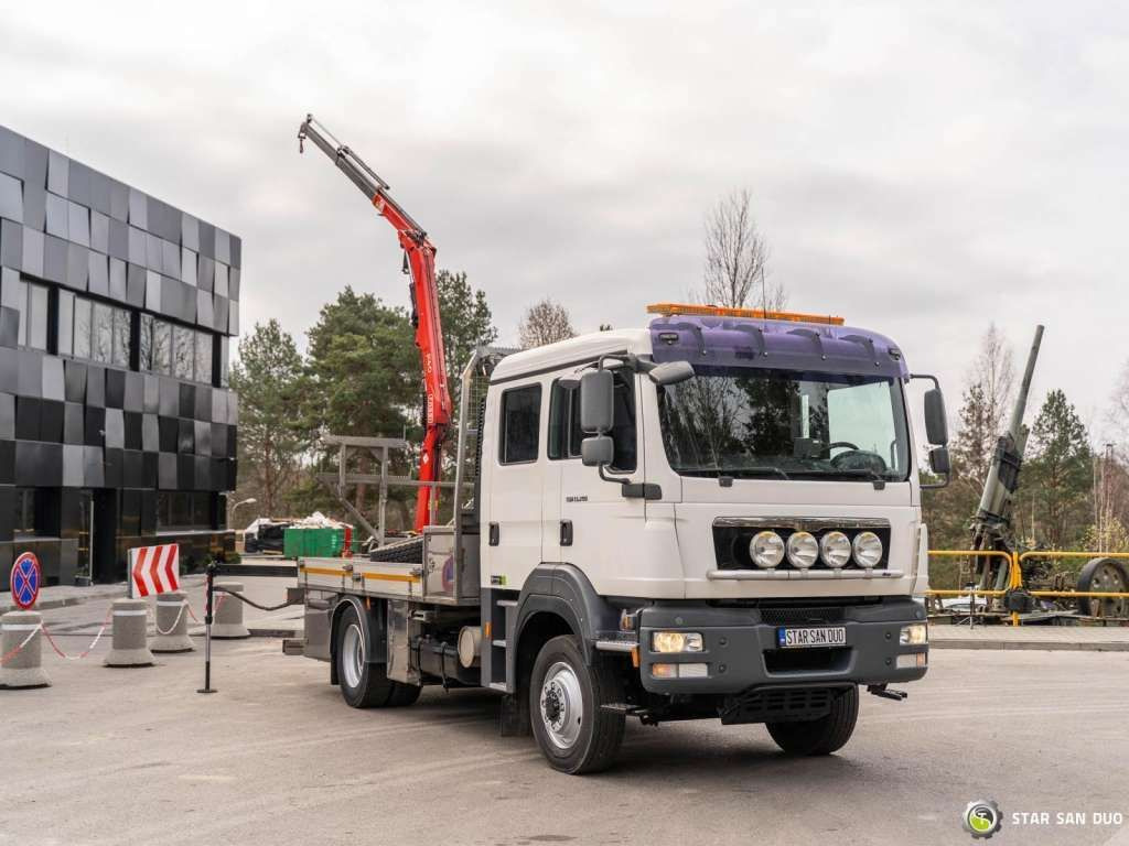 MAN TGM 13.290 4x4 FASSI F40B22 Crane Camper DOKA - Camião grua: foto 5 MAN TGM 13.290 4x4 FASSI F40B22 Crane Camper DOKA - Camião grua: foto 5