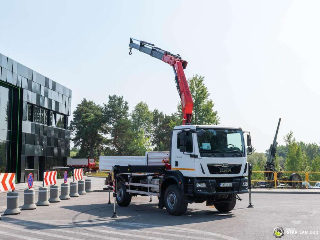 MAN TGM 18.250 4x4 Fassi F215A.0.23 Active HDS Cran - Camião grua: foto 2 MAN TGM 18.250 4x4 Fassi F215A.0.23 Active HDS Cran - Camião grua: foto 2