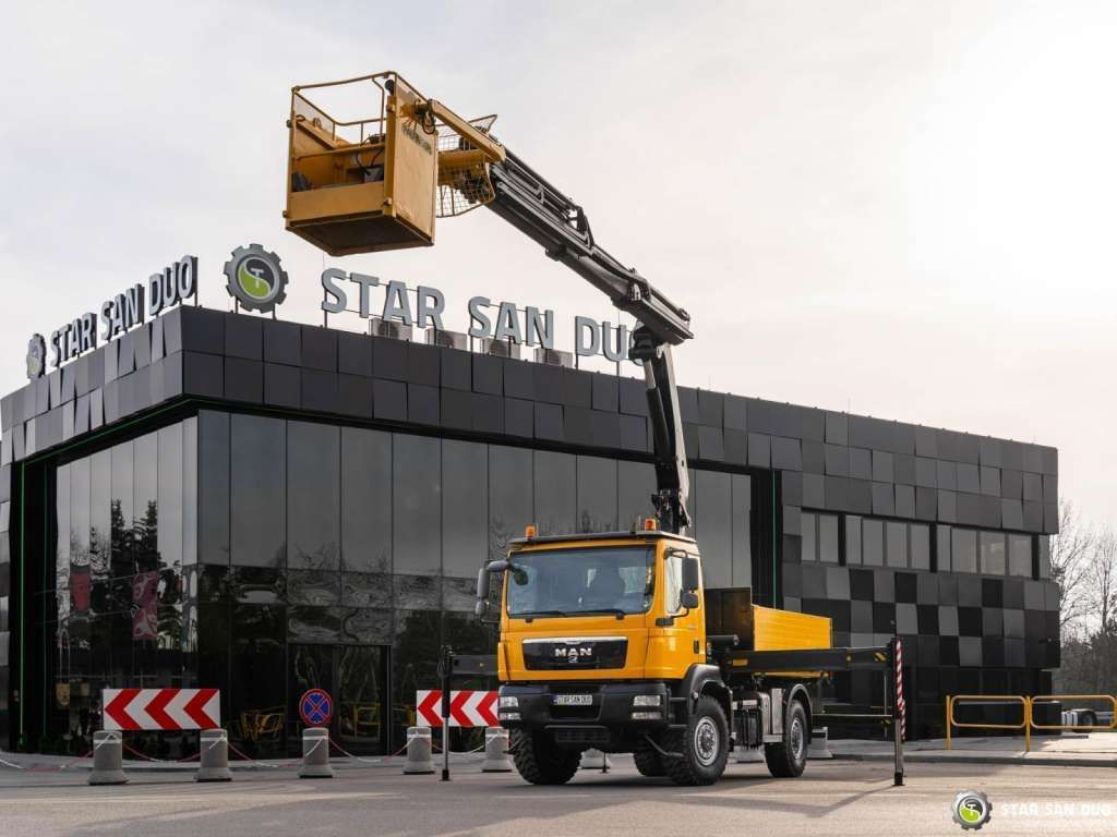 MAN TGM 18.340 4x4 PALFINGER PK 20002 CRANE BASKET MAN TGM 18.340 4x4 PALFINGER PK 20002 CRANE BASKET - Camião grua, Camião de caixa aberta/ Plataforma: foto 3 MAN TGM 18.340 4x4 PALFINGER PK 20002 CRANE BASKET MAN TGM 18.340 4x4 PALFINGER PK 20002 CRANE BASKET - Camião grua, Camião de caixa aberta/ Plataforma: foto 3
