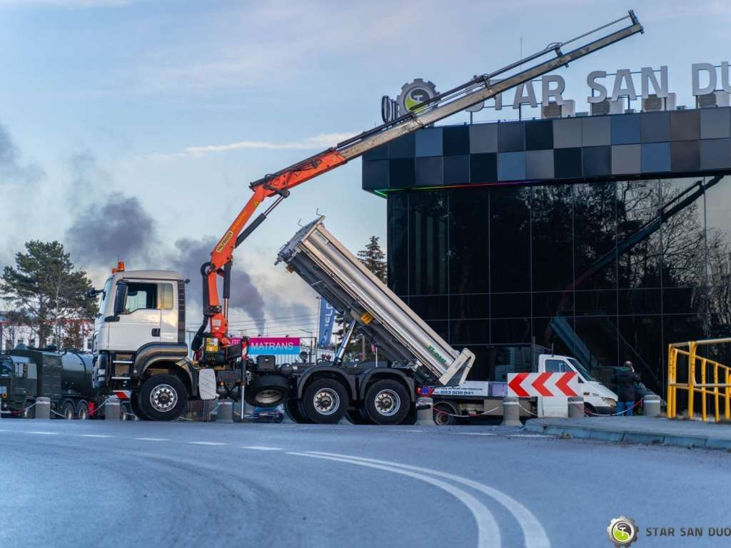 Camião basculante MAN  TGS 26.360 6x6 PALFINGER PK 18001 EH Crane Kipe: foto 13