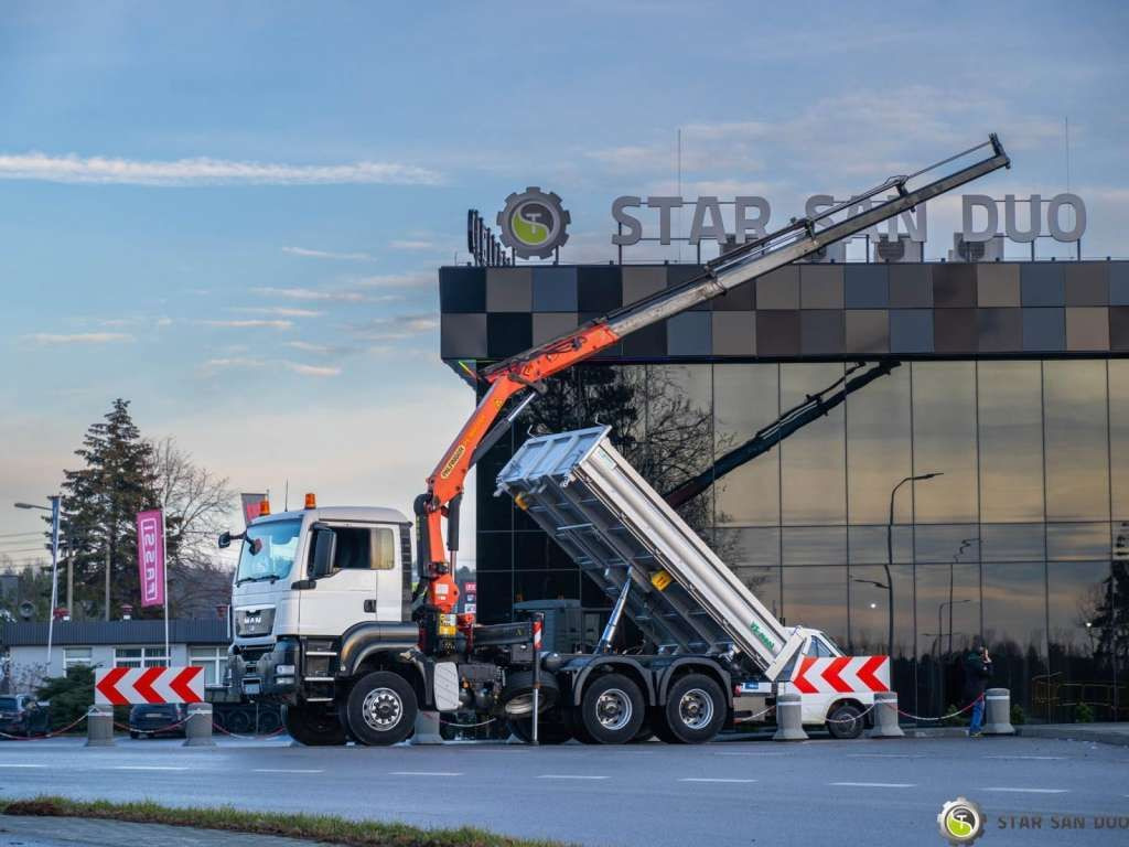 Camião basculante MAN  TGS 26.360 6x6 PALFINGER PK 18001 EH Crane Kipe: foto 8