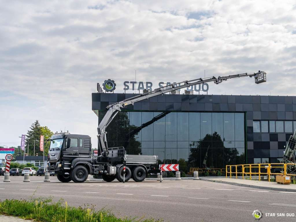 MAN TGS 26.420 6x6 HMF 3000 K6 Fly Jib Crane Basket - Camião grua: foto 3 MAN TGS 26.420 6x6 HMF 3000 K6 Fly Jib Crane Basket - Camião grua: foto 3