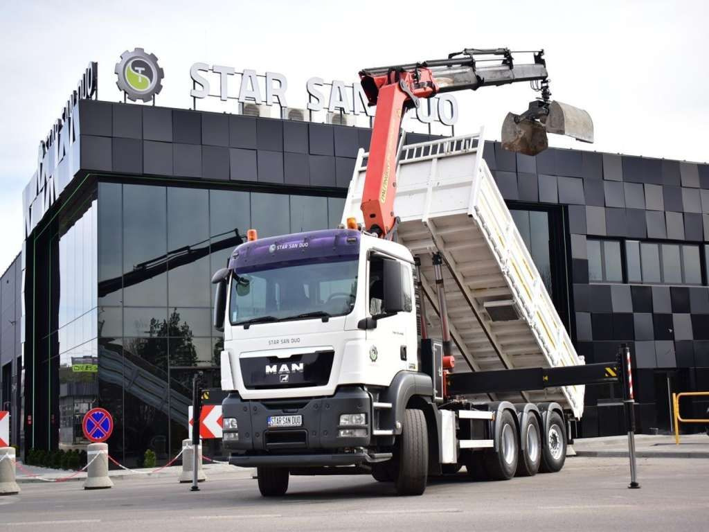 MAN TGS 35.400 8X4 PALFINGER PK 33002 CRANE KIPPER - Camião grua: foto 2 MAN TGS 35.400 8X4 PALFINGER PK 33002 CRANE KIPPER - Camião grua: foto 2