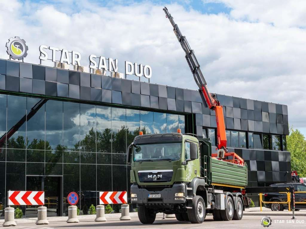 MAN TGS 35.480 PALFINGER PK 20002 HDS Grapple Tippe - Camião basculante: foto 2 MAN TGS 35.480 PALFINGER PK 20002 HDS Grapple Tippe - Camião basculante: foto 2