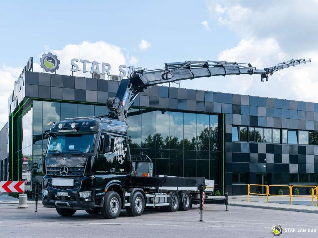 Mercedes-Benz AROCS 3251 8x4 HMF 8520 Fly Jib Winch - Camião grua: foto 3 Mercedes-Benz AROCS 3251 8x4 HMF 8520 Fly Jib Winch - Camião grua: foto 3