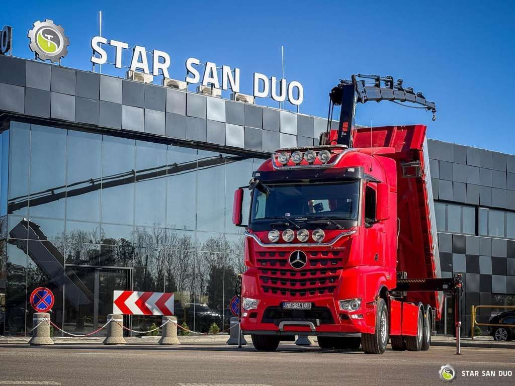 Mercedes-Benz AROCS 3358L 6x4 HIAB 192X-HIPRO E-6 Crane Kippe - Camião basculante: foto 4 Mercedes-Benz AROCS 3358L 6x4 HIAB 192X-HIPRO E-6 Crane Kippe - Camião basculante: foto 4