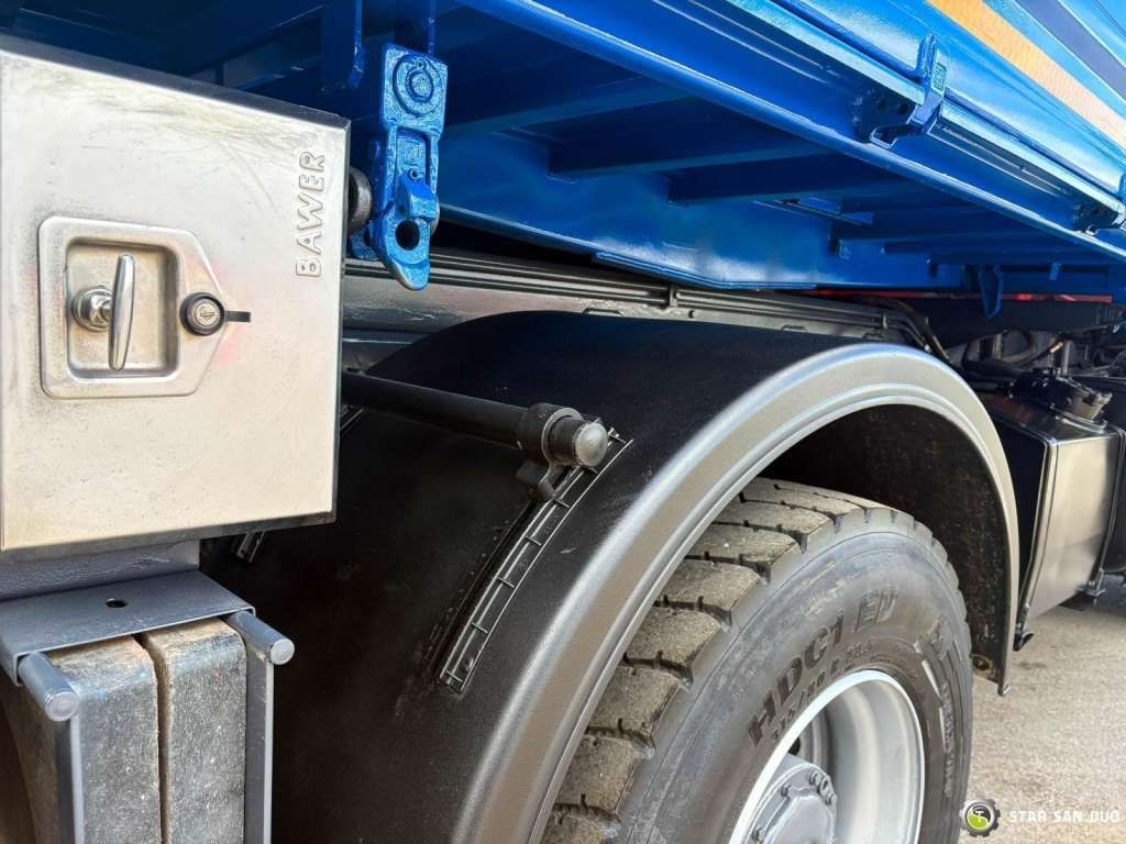Camião basculante Mercedes-Benz  AXOR 1833 4x4 Palfinger PK 22002 EH Crane Winch: foto 25