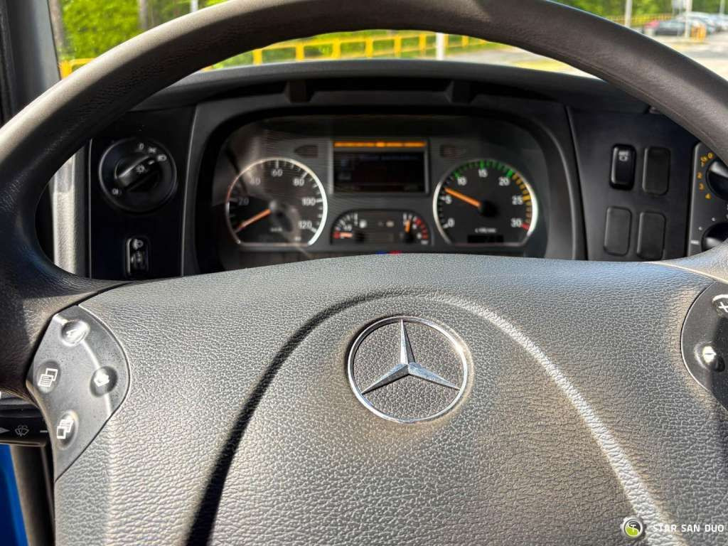 Camião basculante Mercedes-Benz  AXOR 1833 4x4 Palfinger PK 22002 EH Crane Winch: foto 11