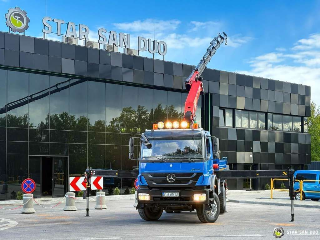 Mercedes-Benz AXOR 1833 4x4 Palfinger PK 22002 EH Crane Winch - Camião basculante: foto 3 Mercedes-Benz AXOR 1833 4x4 Palfinger PK 22002 EH Crane Winch - Camião basculante: foto 3