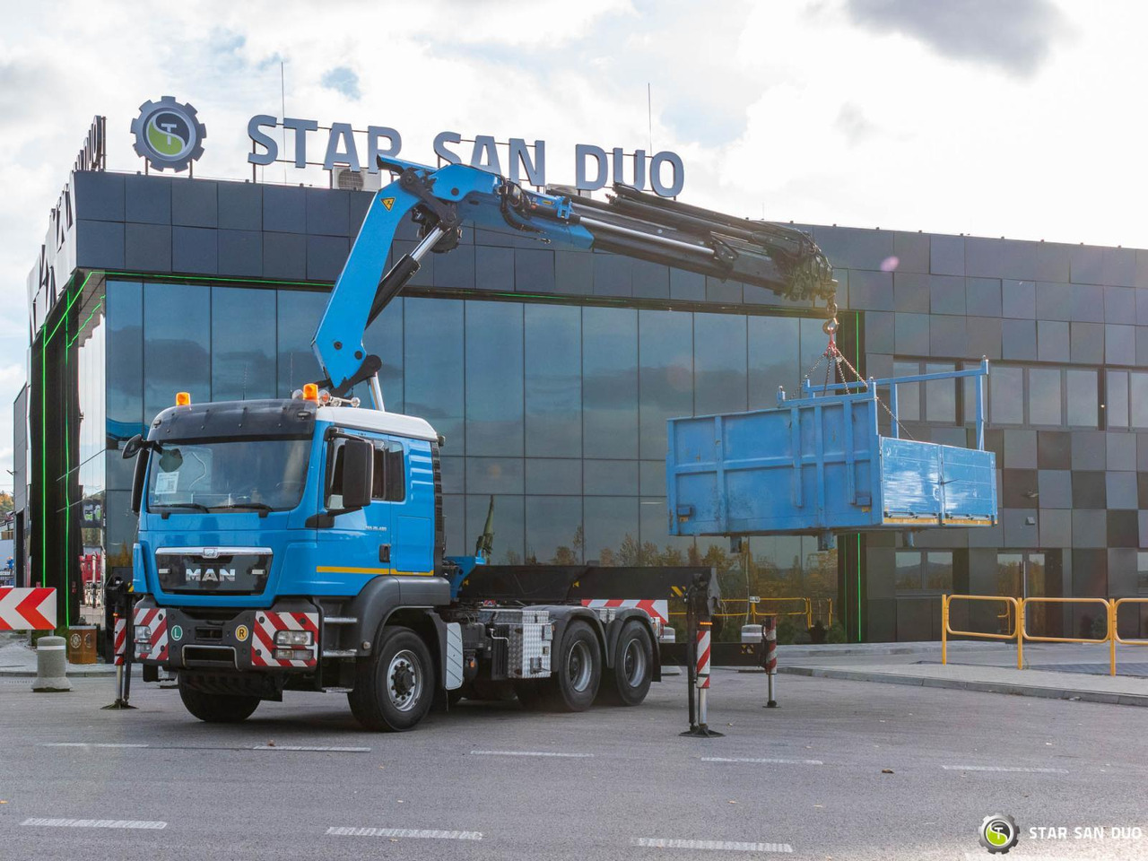 - Camião grua: foto 1 - Camião grua: foto 1