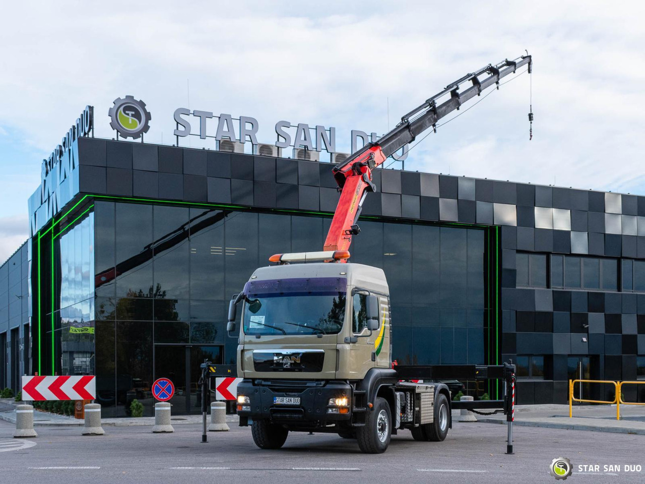 - Camião grua: foto 1 - Camião grua: foto 1