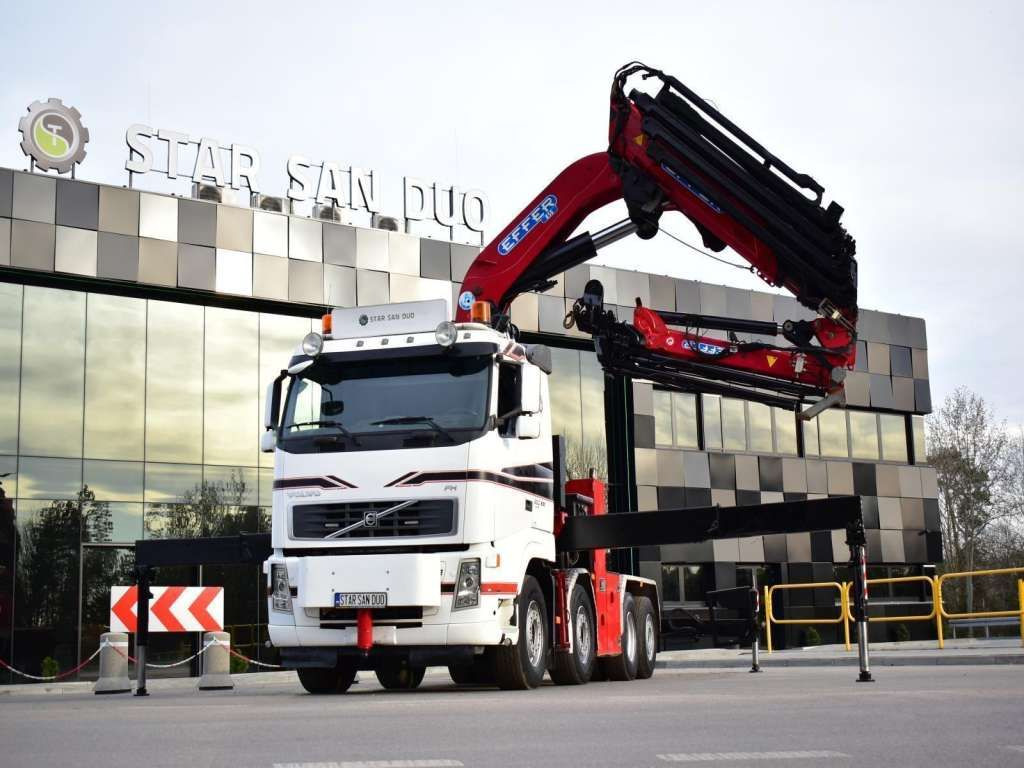 Volvo FH 520 8x2 EFFER 850 Fly Jib Winch 5th - Tractor: foto 2 Volvo FH 520 8x2 EFFER 850 Fly Jib Winch 5th - Tractor: foto 2