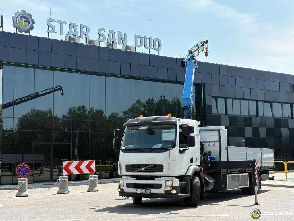 Volvo FE 240 4x2 HMF 1560 K3 HDS Rotator Crane Kran - Camião grua: foto 3 Volvo FE 240 4x2 HMF 1560 K3 HDS Rotator Crane Kran - Camião grua: foto 3