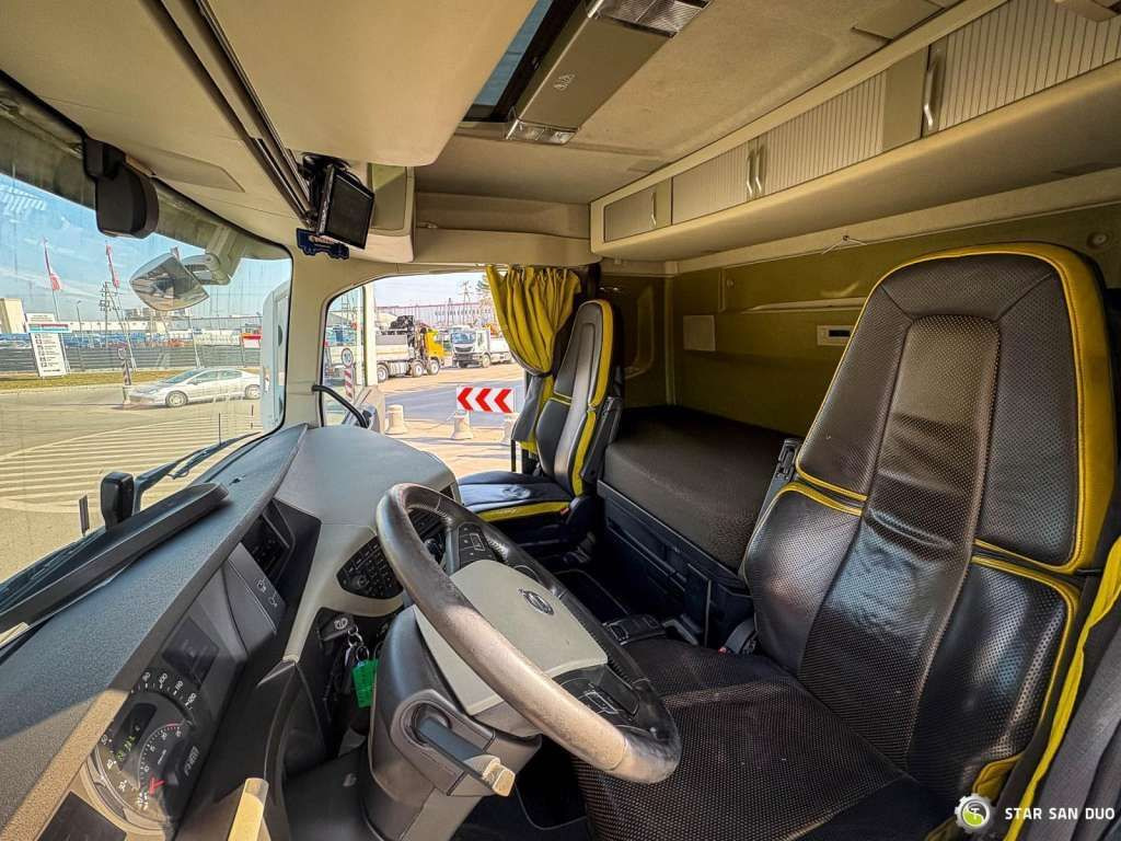 Camião basculante novo Volvo  FH 16.550 8x4 Palfinger PK 34002-SH Crane Kippe: foto 15