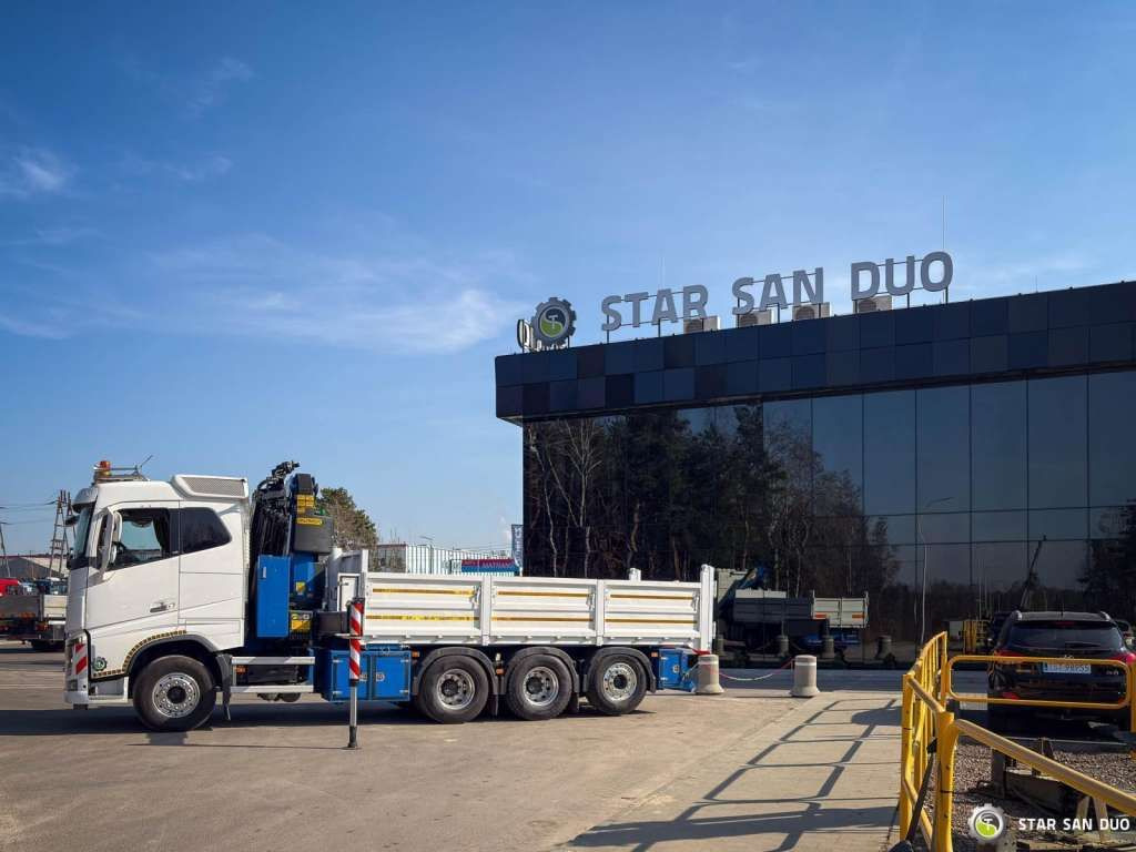 Camião basculante novo Volvo  FH 16.550 8x4 Palfinger PK 34002-SH Crane Kippe: foto 8