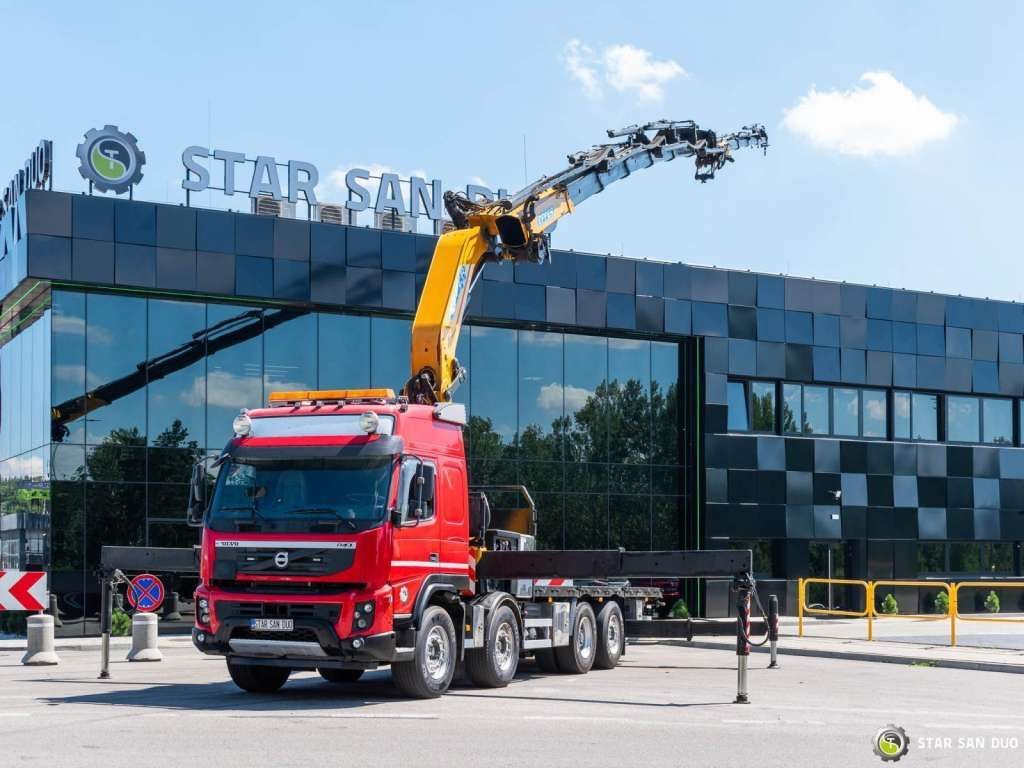 Volvo FMX 500 8x2 Effer 585 Fly Jib Winch Crane Kran - Camião grua: foto 1 Volvo FMX 500 8x2 Effer 585 Fly Jib Winch Crane Kran - Camião grua: foto 1