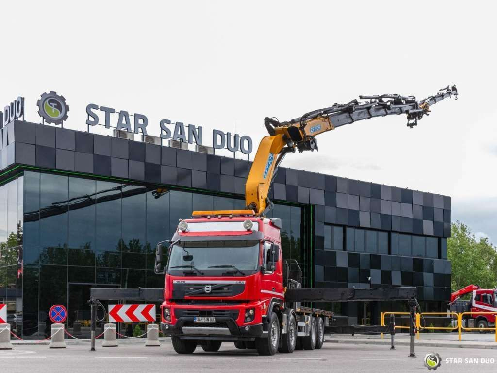 Volvo FMX 500 8x2 Effer 585 Fly Jib Winch Crane Kran - Camião grua: foto 2 Volvo FMX 500 8x2 Effer 585 Fly Jib Winch Crane Kran - Camião grua: foto 2