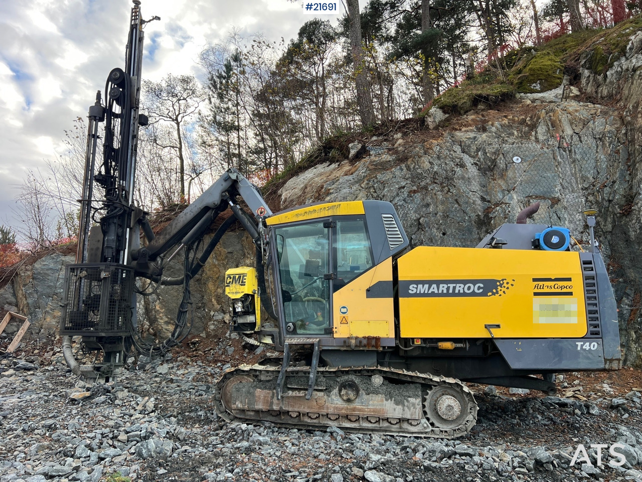 Atlas Copco Smartroc T40-11 borerigg m/2540 hammer,CME sliper og gps - Máquina de perfuração: foto 1 Atlas Copco Smartroc T40-11 borerigg m/2540 hammer,CME sliper og gps - Máquina de perfuração: foto 1