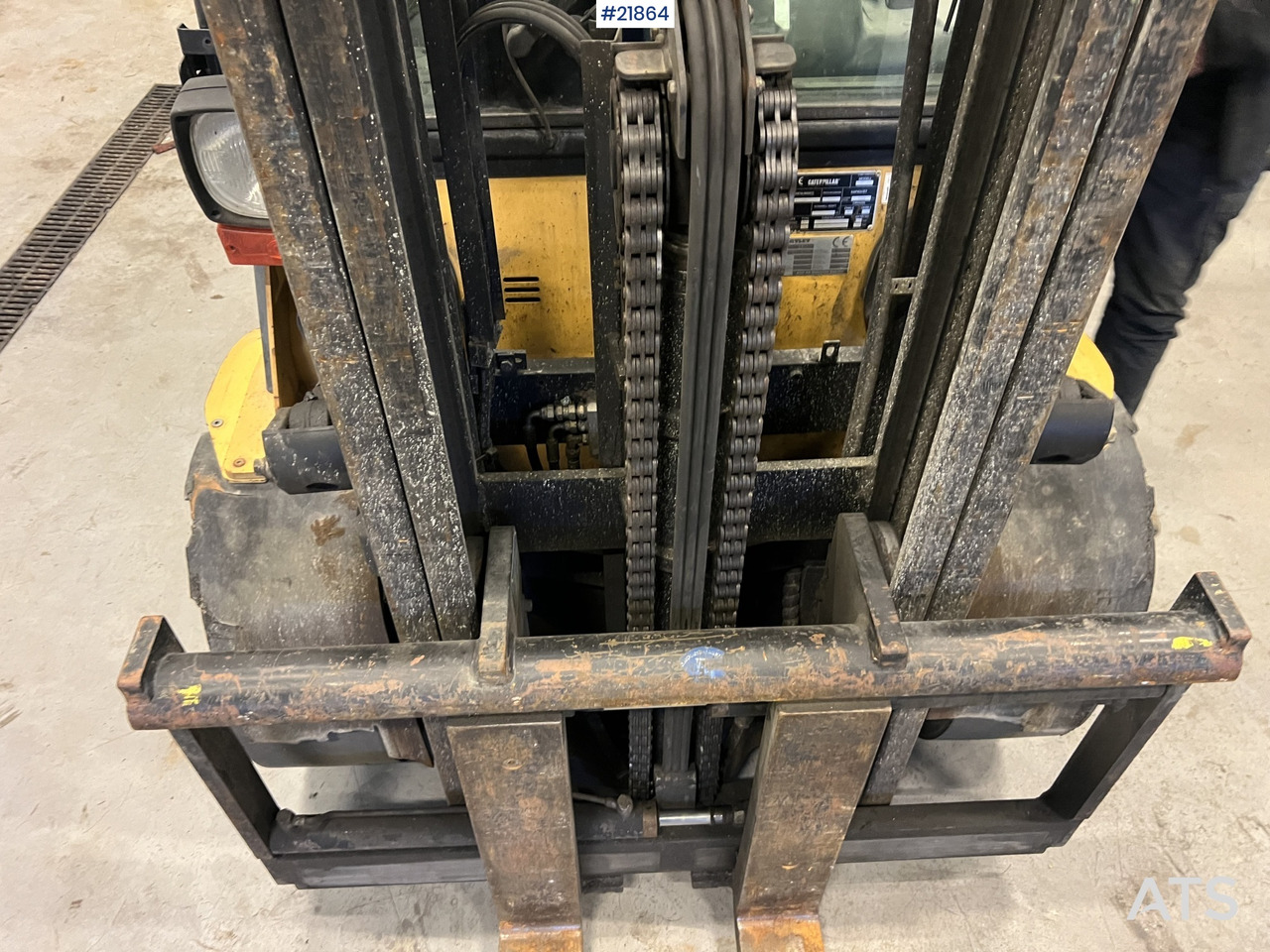 CAT DP30N truck - Empilhadeira a diesel: foto 4 CAT DP30N truck - Empilhadeira a diesel: foto 4