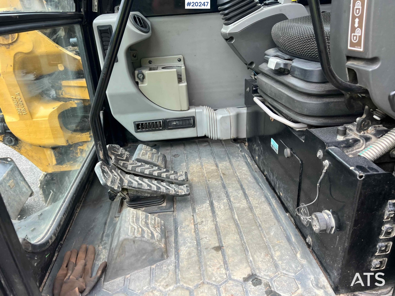 Escavadeira Caterpillar 308: foto 29