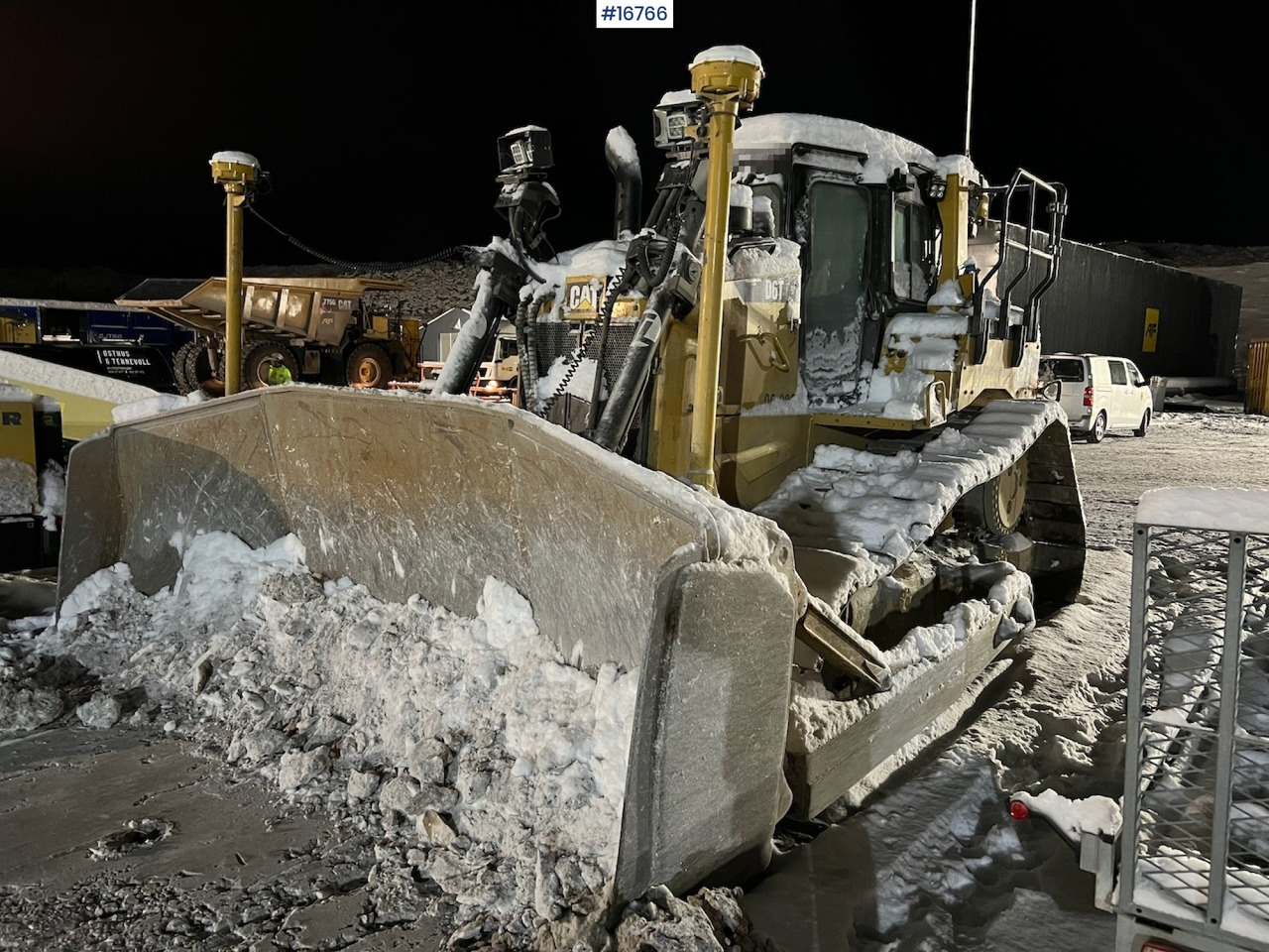Caterpillar D6T - Buldôzer: foto 1 Caterpillar D6T - Buldôzer: foto 1