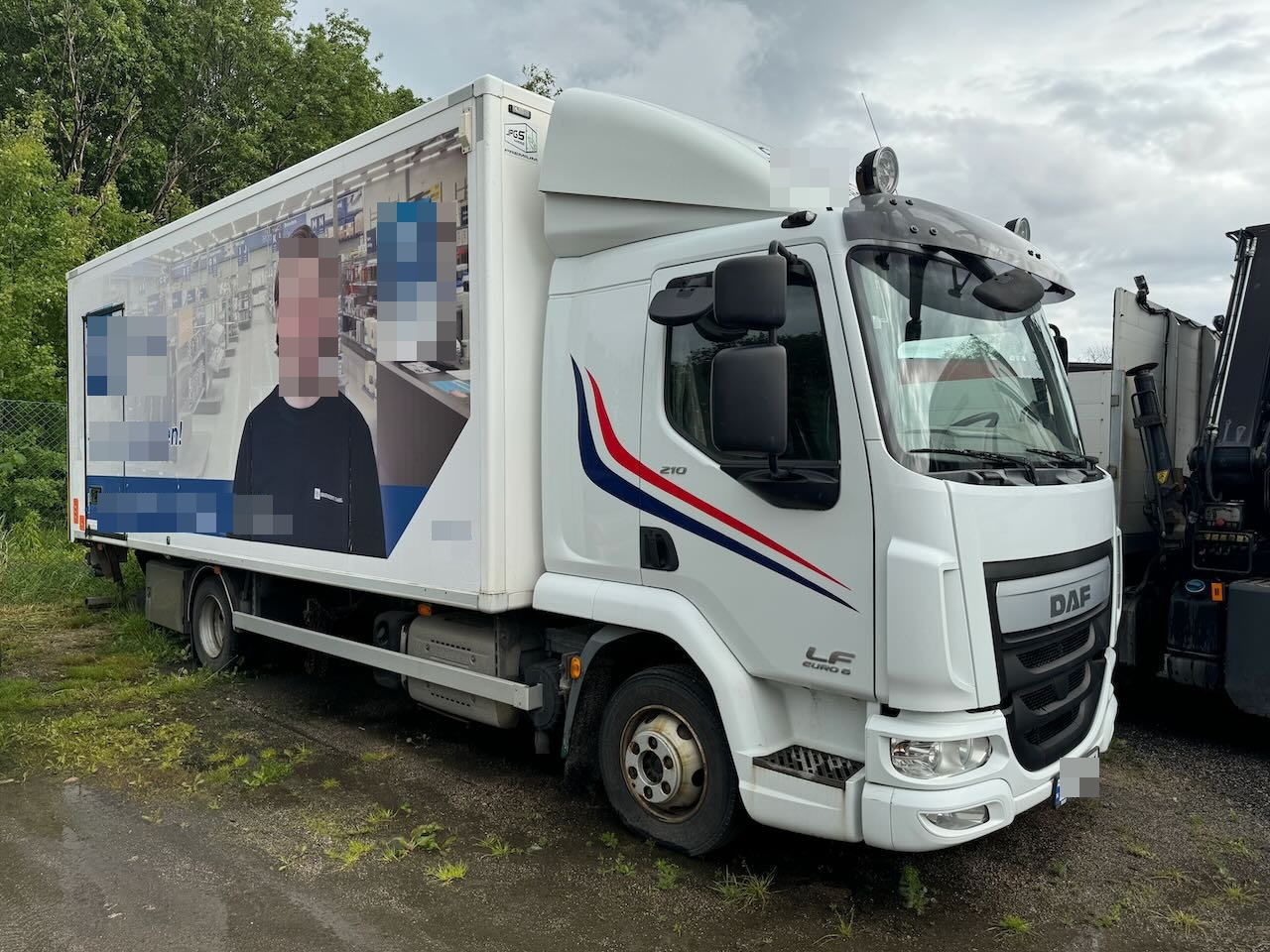 DAF LF 210 - Camião furgão: foto 2 DAF LF 210 - Camião furgão: foto 2