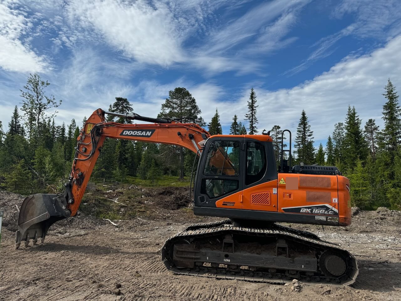Doosan DX160LC - Escavadora de rastos: foto 1 Doosan DX160LC - Escavadora de rastos: foto 1