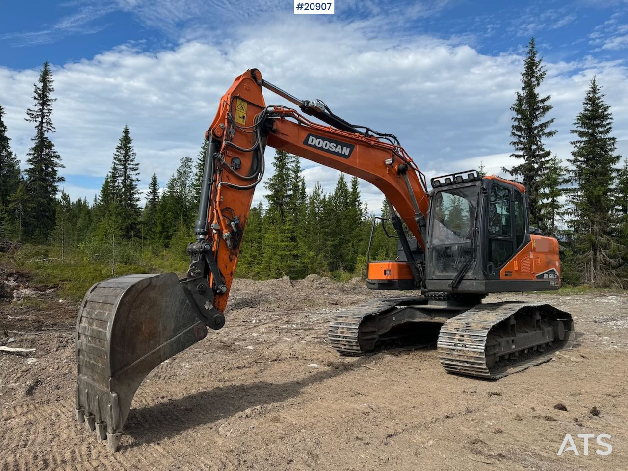 Doosan DX160LC - Escavadora de rastos: foto 2 Doosan DX160LC - Escavadora de rastos: foto 2
