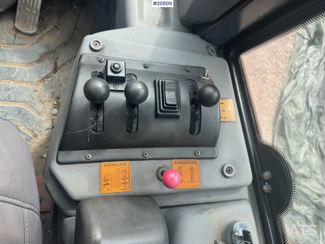 Pá carregadora de rodas Fiat Hitachi W130PL: foto 28
