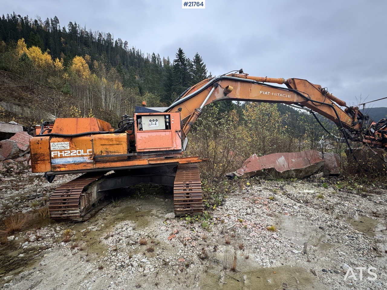Hitachi Ca 1988 Hitachi FH220LC graver selges som rep.objekt. Ikke kjørbar. - Escavadora de rastos: foto 5 Hitachi Ca 1988 Hitachi FH220LC graver selges som rep.objekt. Ikke kjørbar. - Escavadora de rastos: foto 5