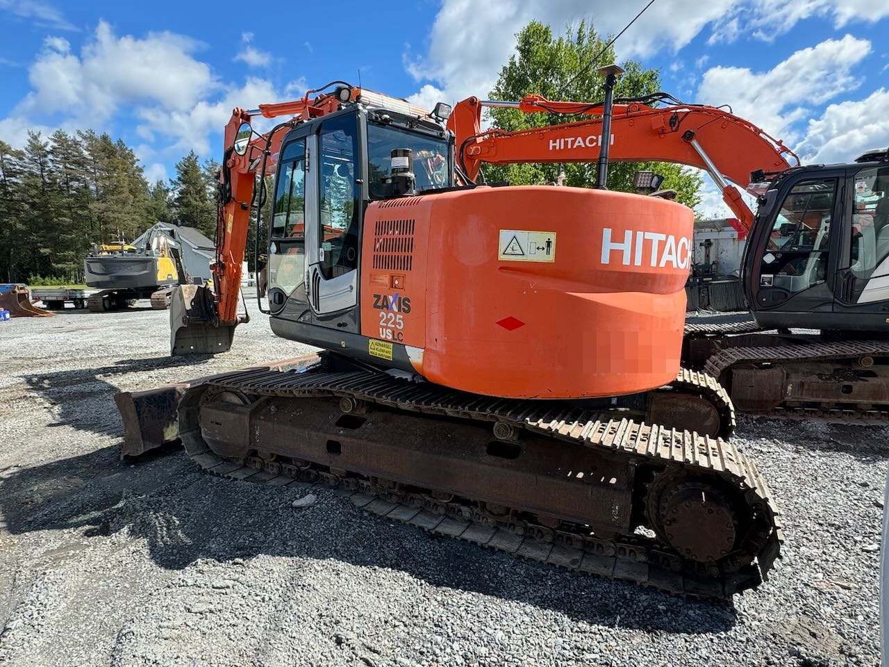 Hitachi ZX225 - Escavadeira: foto 5 Hitachi ZX225 - Escavadeira: foto 5