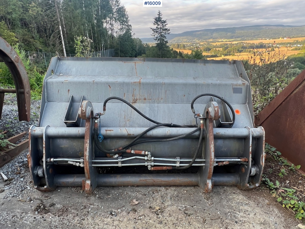Hjullasterskuffe m/ liten BM feste - Balde para carregadeiras por Máquina de construção: foto 5 Hjullasterskuffe m/ liten BM feste - Balde para carregadeiras por Máquina de construção: foto 5