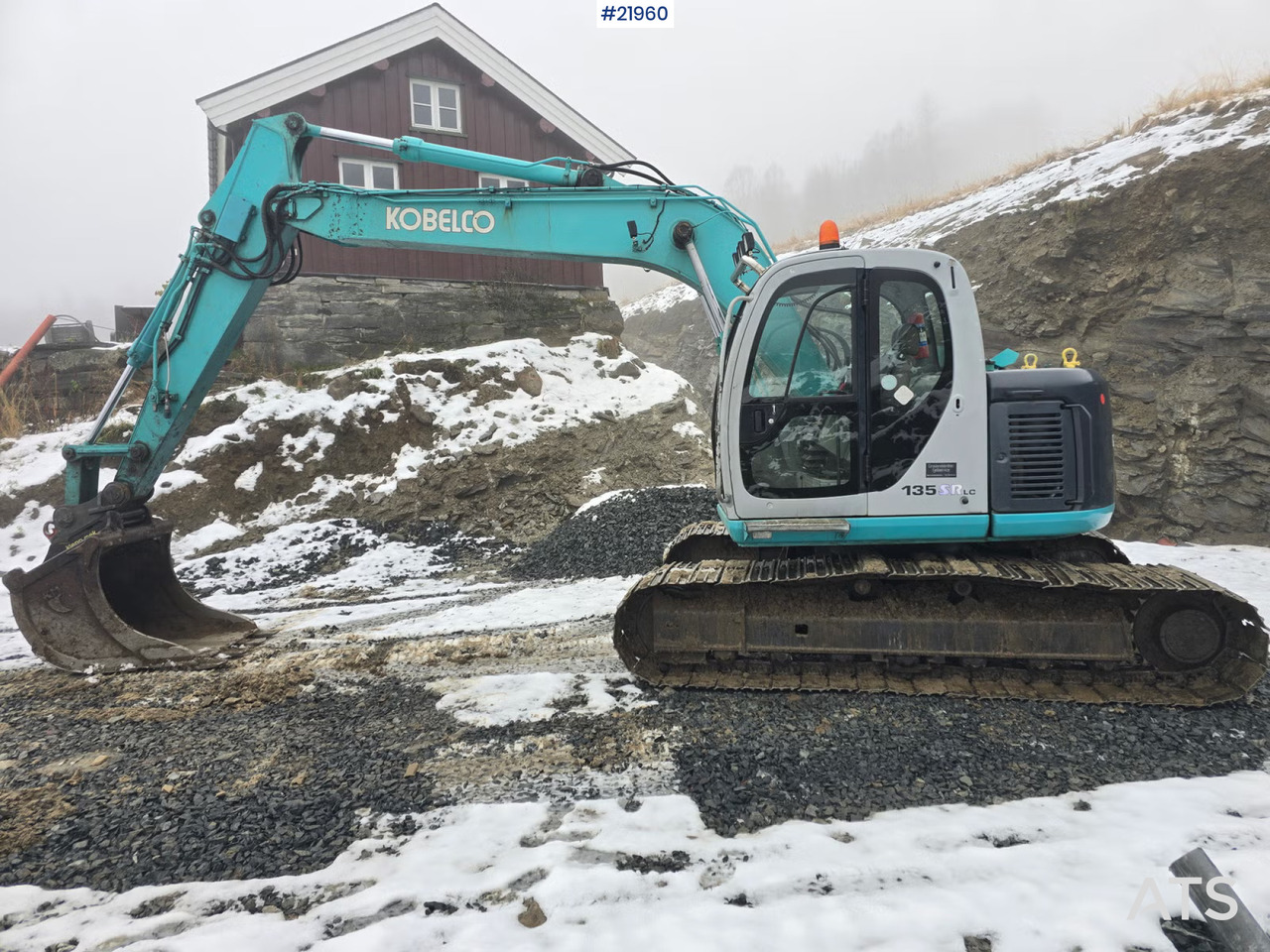 Kobelco SK135 SR LC Beltegraver m/ Graveskuffe og hydraulisk pusseskuffe - Escavadora de rastos: foto 5 Kobelco SK135 SR LC Beltegraver m/ Graveskuffe og hydraulisk pusseskuffe - Escavadora de rastos: foto 5