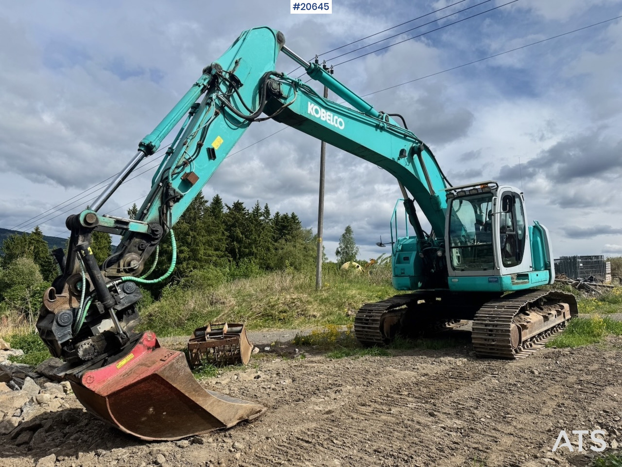 Kobelco SK235SR - Escavadeira: foto 1 Kobelco SK235SR - Escavadeira: foto 1