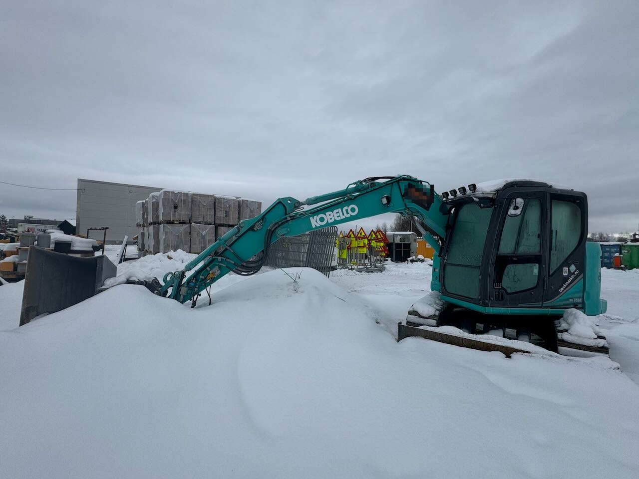 Kobelco SK75SR-3E - Escavadeira: foto 2 Kobelco SK75SR-3E - Escavadeira: foto 2