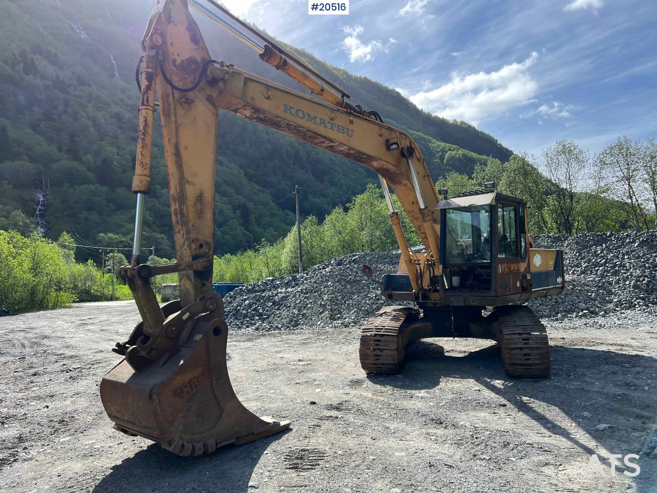 Komatsu PC200-3 - Escavadeira: foto 4 Komatsu PC200-3 - Escavadeira: foto 4