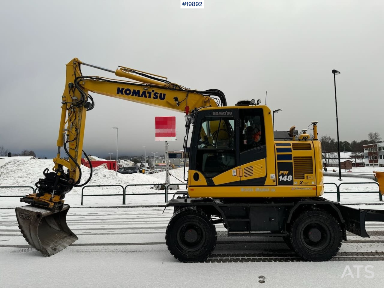 Komatsu PW148-11 - Escavadeira de rodas: foto 2 Komatsu PW148-11 - Escavadeira de rodas: foto 2