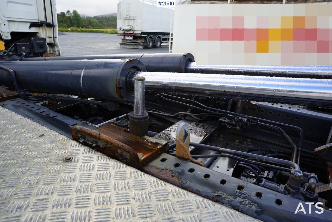 Camião polibenne MAN Man TGX 35.560 8x4 tridem krokbil: foto 17 Camião polibenne MAN Man TGX 35.560 8x4 tridem krokbil: foto 17