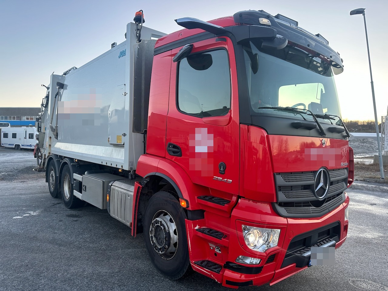 Mercedes 2021 - Caminhão de lixo: foto 4 Mercedes 2021 - Caminhão de lixo: foto 4