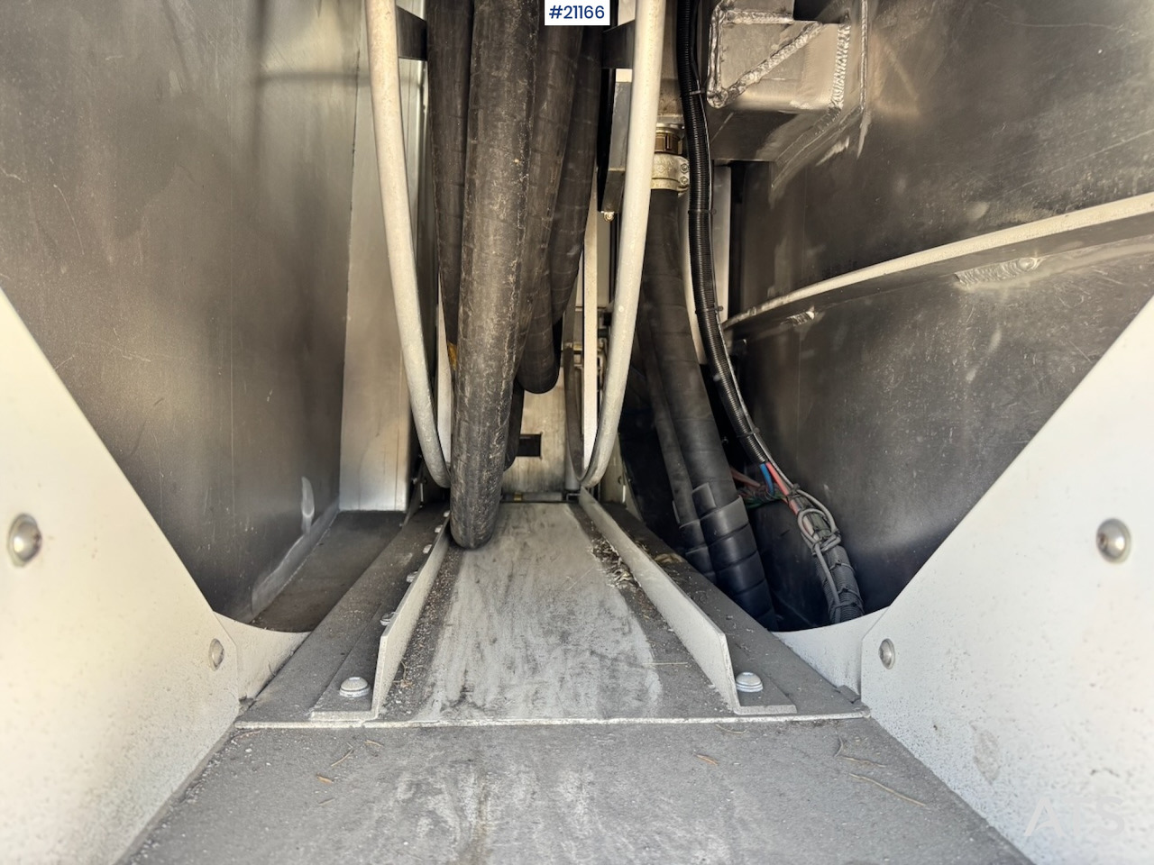 Caminhão tanque Mercedes Actros 2553: foto 41