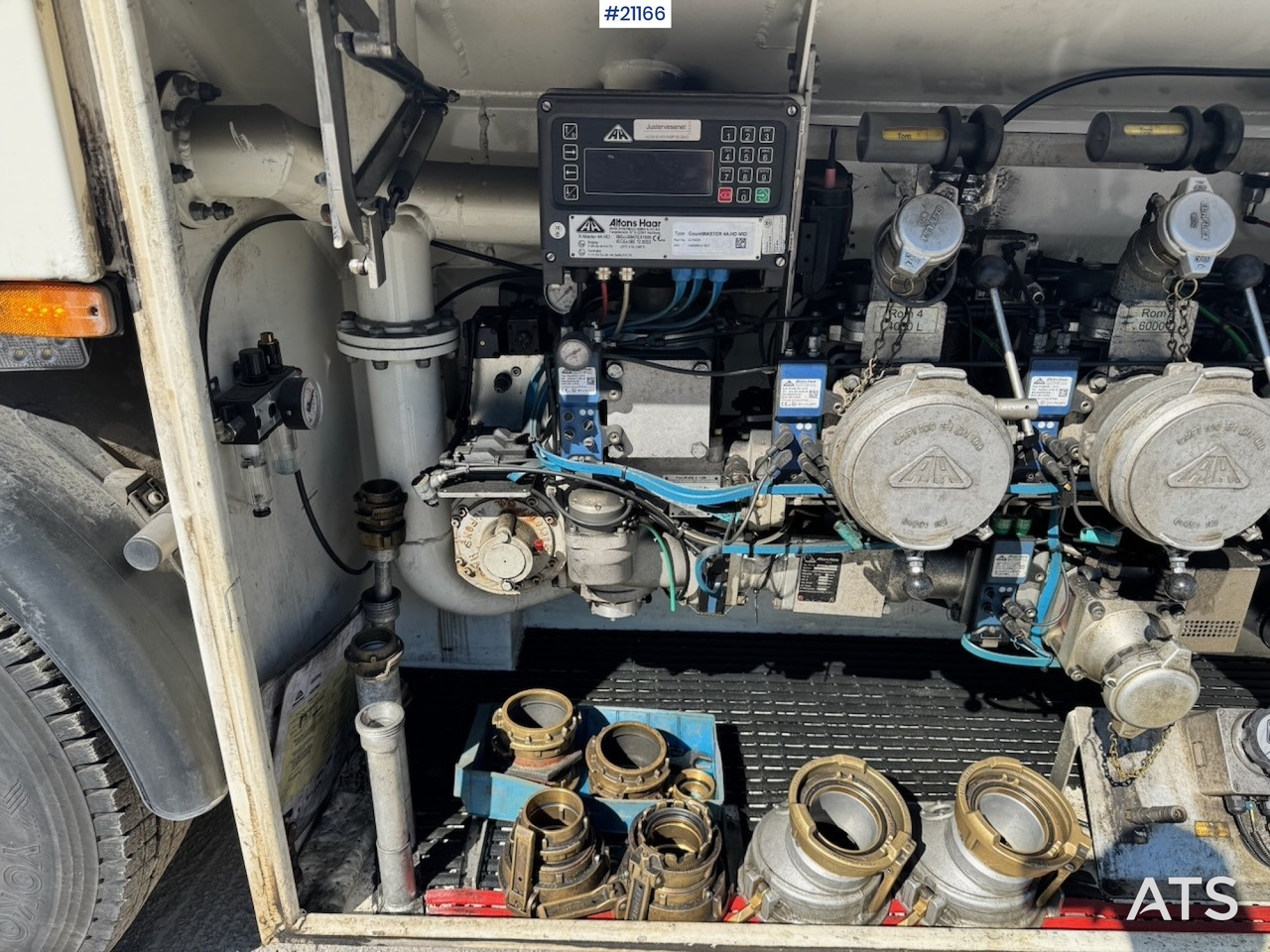Caminhão tanque Mercedes Actros 2553: foto 25