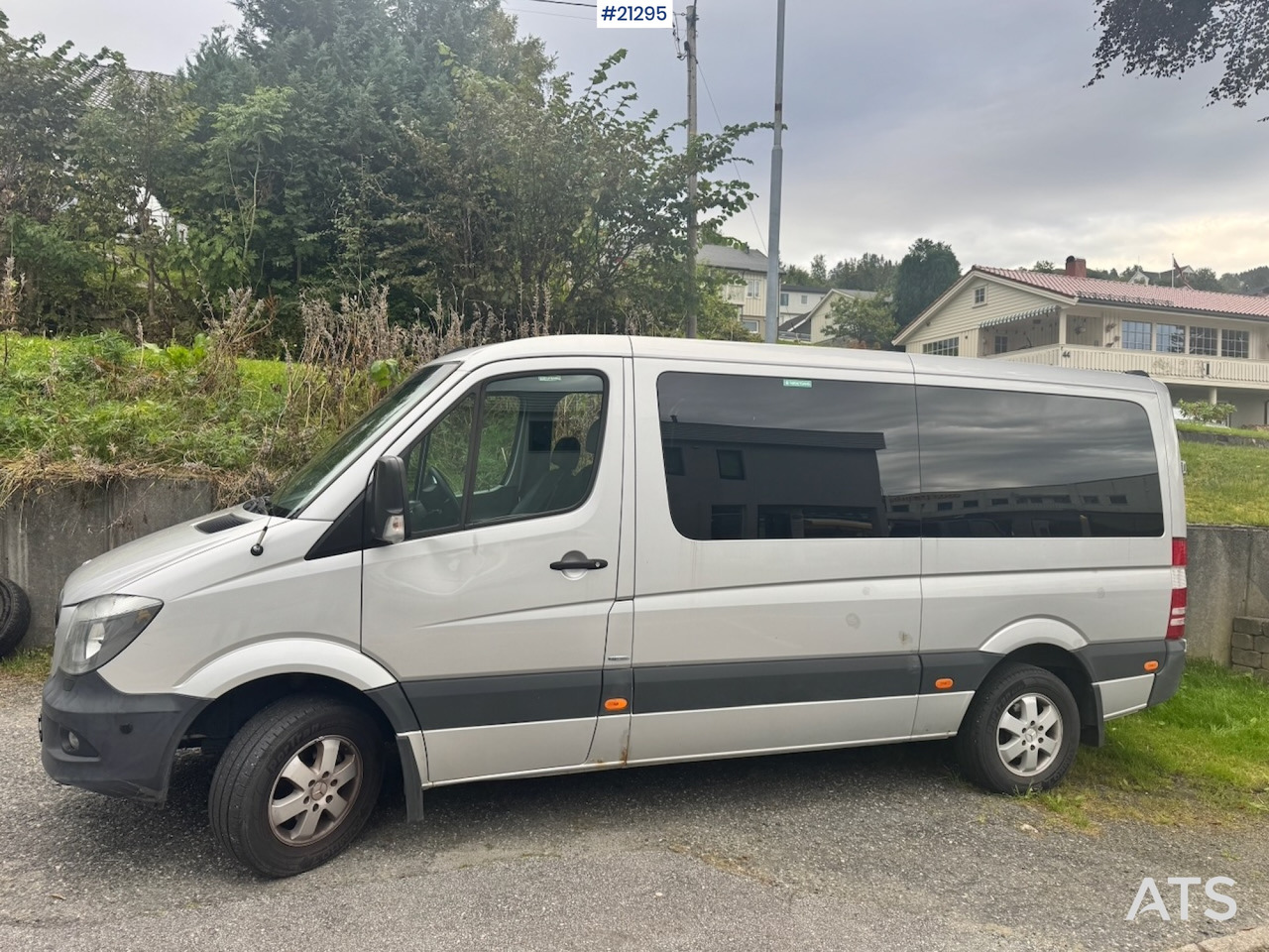 Mercedes Sprinter 316 - Minibus, Furgão de passageiros: foto 2 Mercedes Sprinter 316 - Minibus, Furgão de passageiros: foto 2
