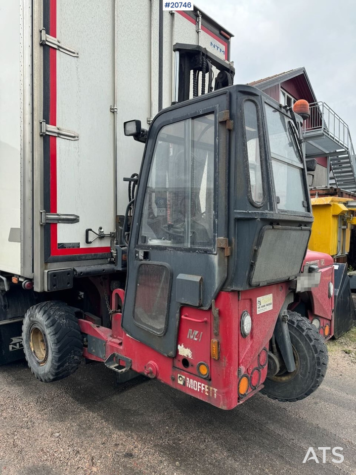 Moffett M4 25.4 - Empilhadeira montada em caminhão: foto 2 Moffett M4 25.4 - Empilhadeira montada em caminhão: foto 2